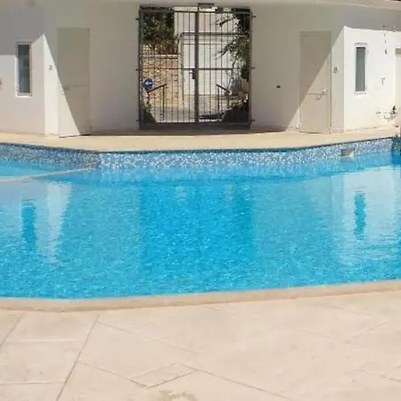 Apartmán In Swieqi With Communal Pool *