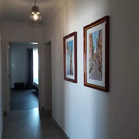 In Swieqi With Communal Pool Appartement San Ġiljan