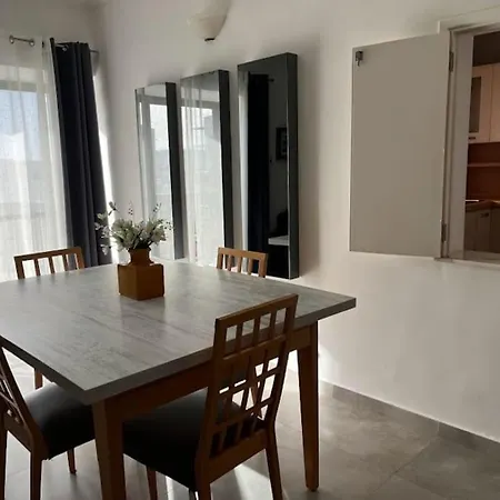 In Swieqi With Communal Pool Appartement San Ġiljan